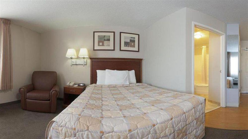 Candlewood Suites Fort Wayne - Nw By Ihg Kültér fotó